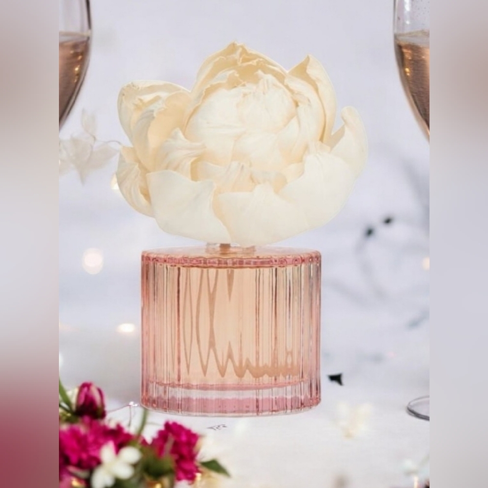 VS Pure Seduction Diffuser,Discontinued Elegant Cream and Pink Decorative Accent